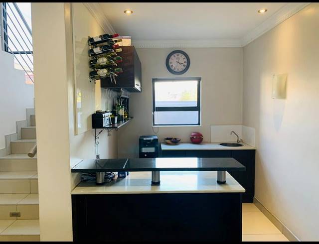 6 BEDROOM HOUSE FOR SALE IN SAVANNAH COUNTRY ESTATE